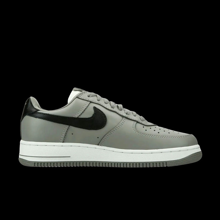 Nike Air Force 1 &