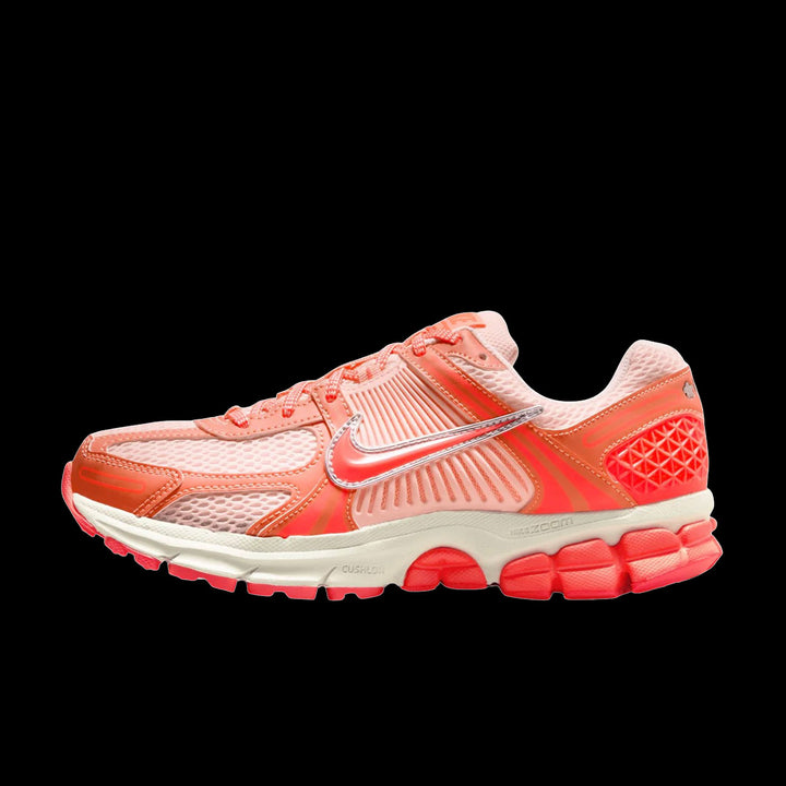 WMNS Nike Zoom Vomero 5 (Crimson Tint/Hot Lava-Orange Pulse-Sail)