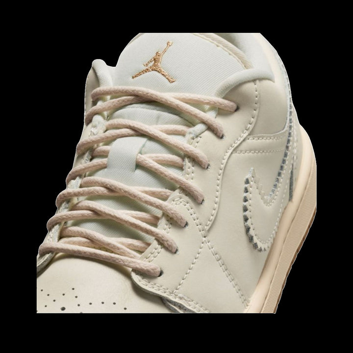 WMNS Air Jordan 1 Low SE (Chalk/Chalk-Metallic Gold-Pearl White)